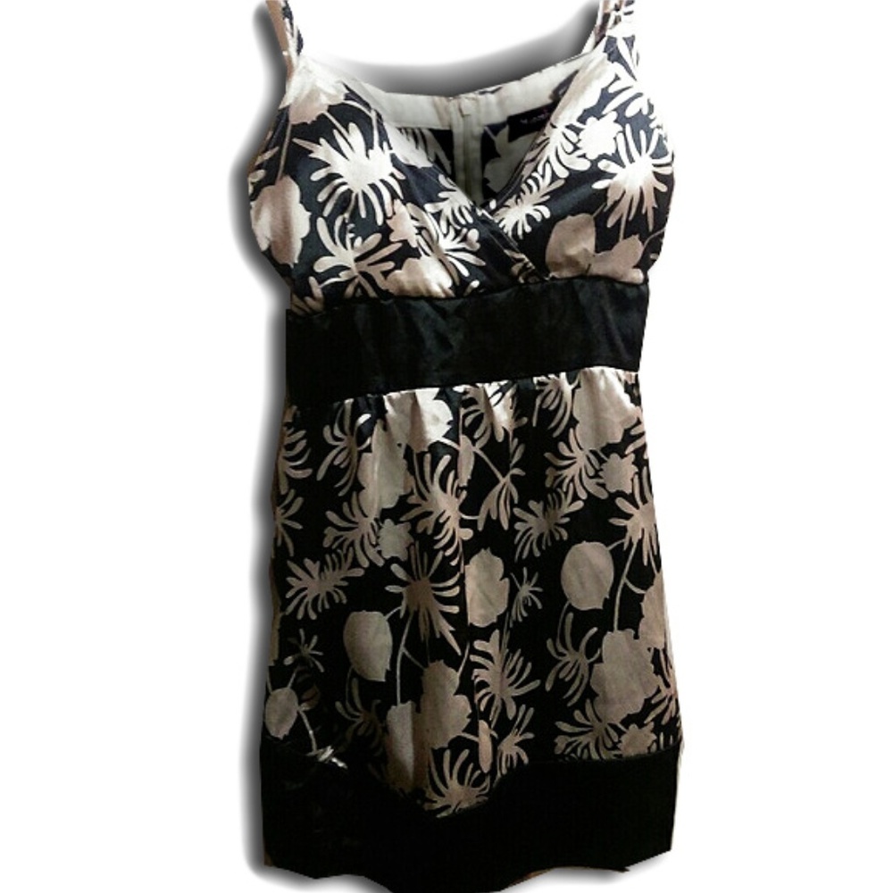 Tank top floral black and white size large